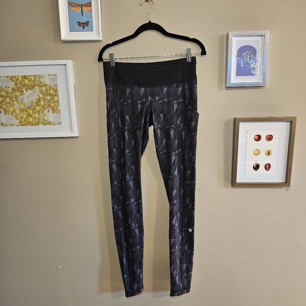 Lululemon Fast and Free Mid-Rise Running Tight With Pockets